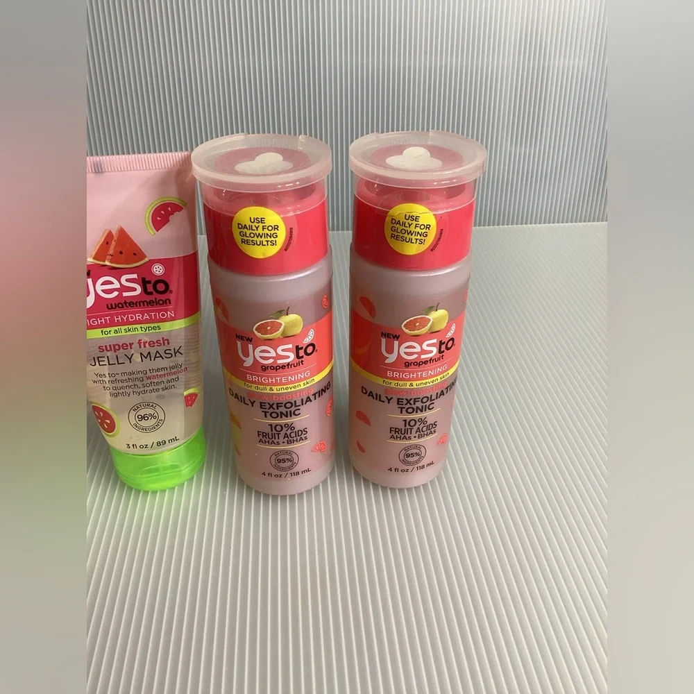 Set of 4 Yes To Facial Products